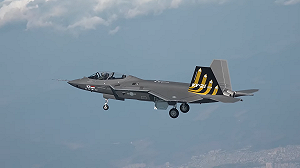 （影）韓國KF-21戰機首次武器試射 「流星」空空導彈、機砲秀威力