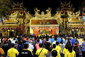 祝融後緊急搶救 嘉義朴子配天宮國寶藝師交趾陶煥然一新