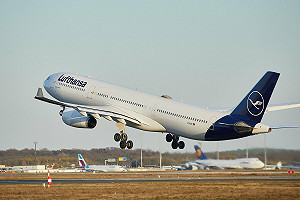 漢莎航空拒載中國客？ 網友稱全機就卡一人 遭網爆罵造謠