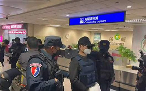 (影)台南88槍案兩嫌押解返台 明天偵訊 黃明昭：歹徒們不要心存僥倖！