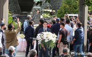 蔣萬安228遭「下跪道歉」抗議 藍議員：年年被消費不如停辦