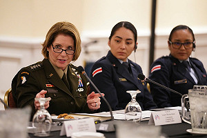 中國已經在後門！美軍作證：中國在南美、加勒比海投資港口、電信建設