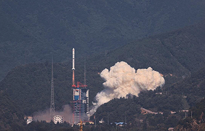 中共發射運載火箭飛經我國防空識別區 國防部：高度位大氣層無危害