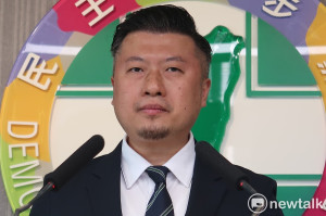 柯文哲批學費補助「政策買票」 民進黨反擊：冷血菁英主義