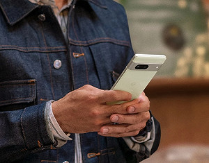Google首支摺疊機曝光？價格比三星還便宜