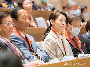 首次市府合體！才簽連署書挺柯文哲 被問「力挺郭董？」高虹安回應了