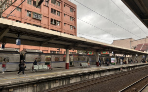 電車線搶修釀大誤點！台鐵今通勤時段 27列車累計延誤735分鐘