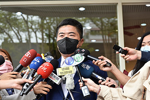 顏寬恒喊冤 原想拒保捍清白？律師舉兩大理由狠打臉：騙外行！