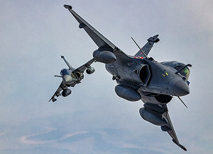 中國很感冒! 印美軍演 美 B-1B戰略轟炸機首現中印邊境地區示威