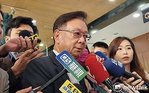 宣明智開腦取出160ml血塊！宣昶有：病況穩定已睜眼、雙腳可活動　