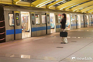 未來可用iPhone搭捷運！北捷預告兩種「手機感應」進站方式