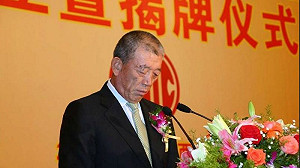 征偉倩真身曝？香港存款1.2兆惹外界猜測 網傳是「他」的原配夫人