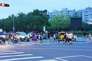 友善行人 嘉市增設行人專用時相及行人綠燈早開路口