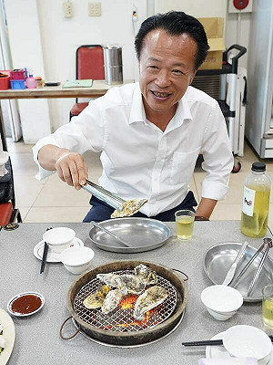 推薦「海上牛奶」蚵仔 翁章梁擔任最嘉鋅鮮代言人