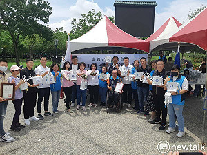 嘉市國民黨端午送粽 祝福立委參選人張秀華明年高中