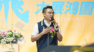 監察院副院長李鴻鈞參加新北黎明技術學院畢業典禮