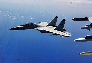 自衛隊無法辨識殲-11B? 中俄聯合空中巡邏示威 日僅「推定」未標明