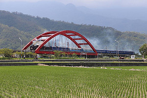 上山下海鐵道之旅 搭蒸氣火車遊寶島