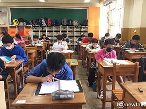 會考英文聽力 醫生超時工作入題