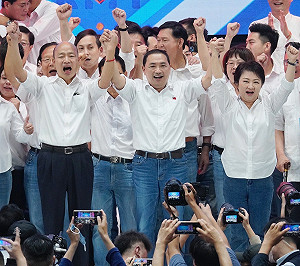 大和解？全代會韓國瑜現身挺侯友宜 林濁水：不只贏不了選舉 還會愈走愈慘