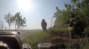 （影）戰場直擊 烏軍巴赫穆特突破! 壕溝戰 烏軍中彈卻奇蹟毫髮無傷