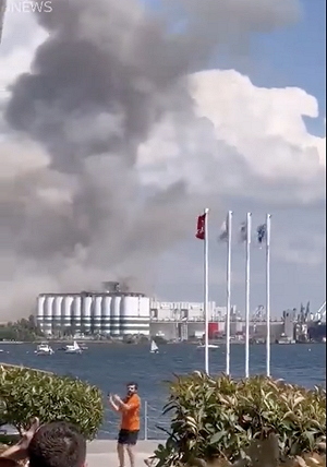 (影) 最新爆炸畫面曝光! 土耳其港口糧倉塵爆 釀12人受傷波及13糧倉