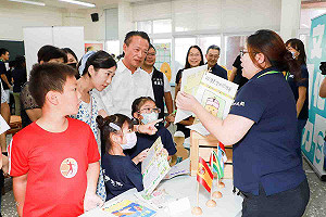 嘉縣實驗教育展 翁章梁與教育領袖暢談創新教育