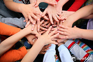 愛的能量！健保署：民間宗教資源2年協助上百位弱勢兒少繳清325萬健保欠費