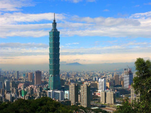 悼念齊柏林 101大樓變白燈點亮「看見台灣」
