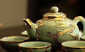 小心中國的「禮物」! 茶壺新風暴 被安裝竊聽裝置 英外交官意外打碎才發現...