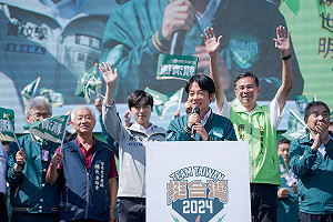 賴清德斥廖先翔魚目混珠 「翻修工寮與特權豪宅不同」