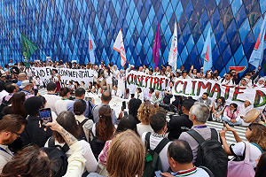 COP28杜拜》「洗綠」石化產業?118國企業簽屬石油與天然氣脫炭憲章