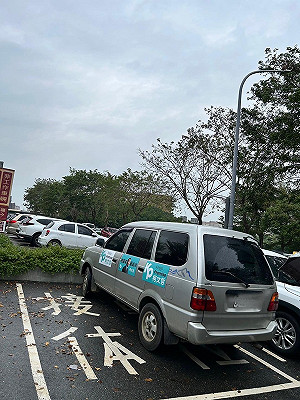 選情OHCA？柯文哲宣傳車被爆停殯儀館「接體車位」 民眾黨議員致歉
