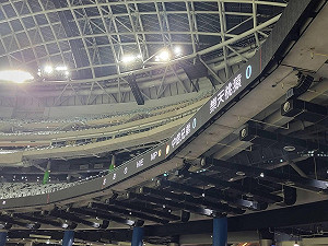 大巨蛋狀況連連！ 「螢幕故障」日韓大戰變成兄弟對樂天