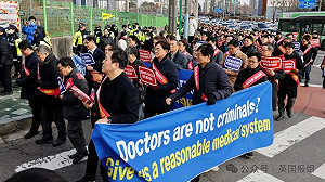 南韓醫療風暴！「返崗令時限已過」僅565人復工 餘將面臨行政罰或刑事指控