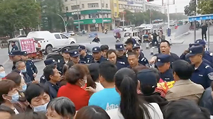 (影) 中國房市崩盤 遍地爆爛尾樓! 房東變房奴 民眾維權運動風起雲湧