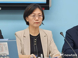 翁曉玲觀影遭疑插隊、翻拍銀幕 呂秋遠批：懂利用權力卻蔑視權力界線