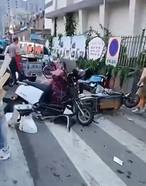 (影) 連雲港爆重大車禍! 疑自殺式攻擊 網傳7死19傷 官方數字差甚遠被打臉
