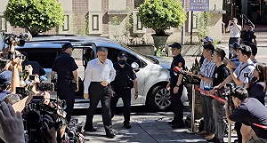 柯文哲遭收押禁見！律師稱盡力了 「點頭」暗示將抗告