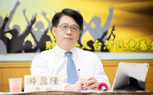 重蹈 2022 慘敗覆轍？綠 2026 僅 3 縣市辦初選 游盈隆：黨內僅剩13.6% 民主