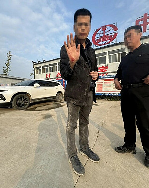 (影) 2記者揭黑遭圍毆! 材料一扯就斷 中國高鐵工程再爆「豆腐渣」 醜聞