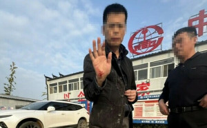 (影) 2記者揭黑遭圍毆! 材料一扯就斷 中國高鐵工程再爆「豆腐渣」 醜聞 