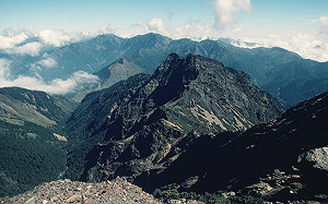 風災過後爬玉山　登山客頭部遭雷擊出血！消防局：已展開救援