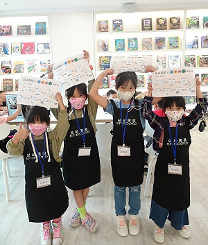 「淡水最美書屋」歲末送暖 益品書屋與歌德花藝家協會攜手照護學童