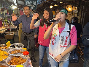 用歡笑改變選舉文化 新北陳乃瑜：最理想的民代-我大哥王義川
