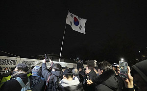 南韓首爾陷癱瘓！兩大工會十萬人同日示威 警方急籲改乘地鐵