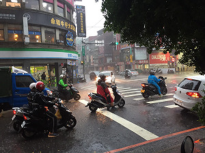 西南風逐漸減弱 嚴防午後各地雷陣雨