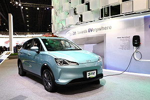 （影）恐成下一個極越？ 哪吒汽車官網一度異常 比亞迪也傳失控.....