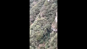 (影) 驚悚奪命瞬間！ 浙江龍灣潭景區停電 2遊客懸半空中後直墜山谷