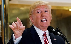 談經濟卻聊內衣抽屜  川普北卡造勢再現「脫線式」演說